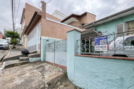 Casa à venda com 145m², 2 quartos e 2 vagasFachada + plaquinha