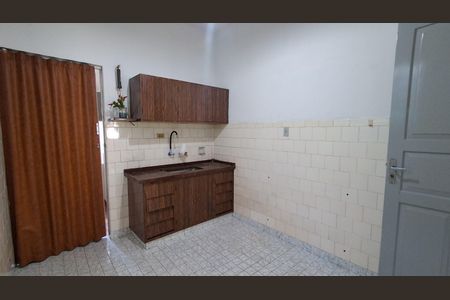 Casa à venda com 145m², 2 quartos e 2 vagas Casa à venda com 145m², 2 quartos e 2 vagasCozinha