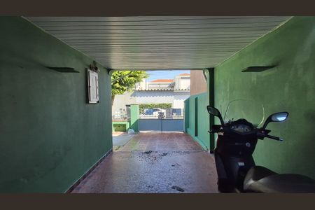Casa à venda com 145m², 2 quartos e 2 vagas Casa à venda com 145m², 2 quartos e 2 vagasGaragem