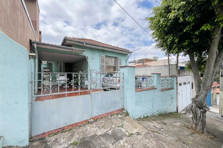 Casa à venda com 145m², 2 quartos e 2 vagasFachada + plaquinha