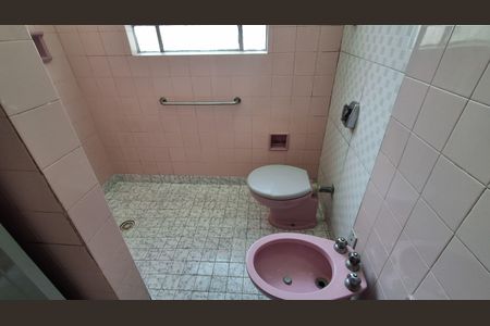Casa à venda com 145m², 2 quartos e 2 vagas Casa à venda com 145m², 2 quartos e 2 vagasBanheiro Social