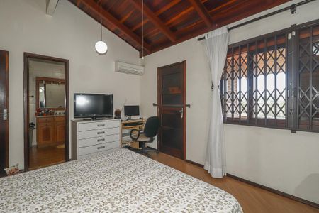 Casa à venda com 200m², 3 quartos e 4 vagasQuarto Suíte