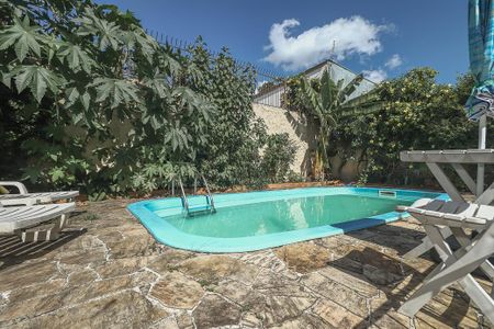 Casa à venda com 200m², 3 quartos e 4 vagasÁrea comum - Piscina
