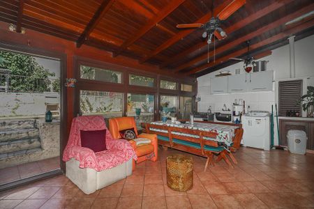 Casa à venda com 200m², 3 quartos e 4 vagasEspaço de lazer / fundos