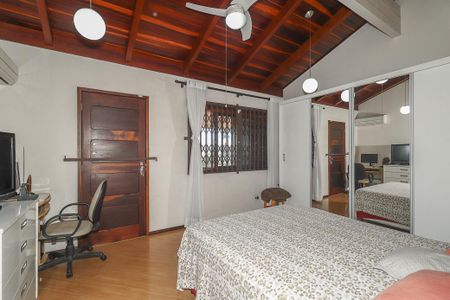 Casa à venda com 200m², 3 quartos e 4 vagasQuarto Suíte
