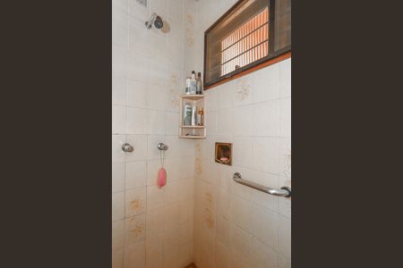 Casa à venda com 200m², 3 quartos e 4 vagasBanheiro da Suíte