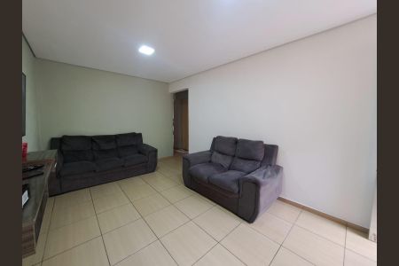 Sala de casa à venda com 2 quartos, 144m² em Santo Antônio, Osasco