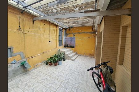 Casa à venda com 144m², 2 quartos e 1 vagaQuintal