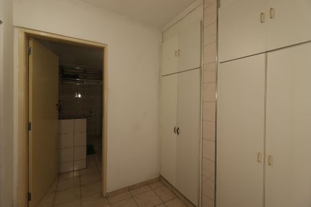 Casa à venda com 290m², 2 quartos e 5 vagasDespensa da casa 1