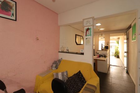 Casa à venda com 290m², 2 quartos e 5 vagasAntessala da casa 3