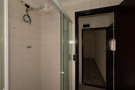 Casa à venda com 290m², 2 quartos e 5 vagasBanheiro da casa 2