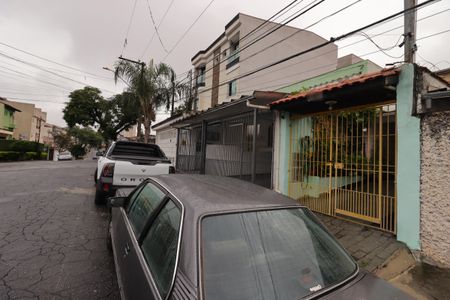 Casa à venda com 290m², 2 quartos e 5 vagasFachada