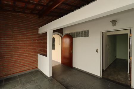 Casa à venda com 290m², 2 quartos e 5 vagasAntessala da casa 2