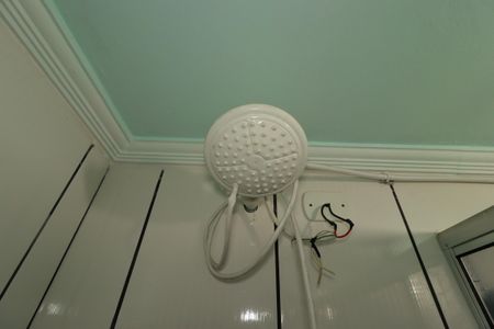 Casa à venda com 290m², 2 quartos e 5 vagasBanheiro da Suíte da casa 3 - Chuveiro