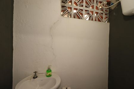 Casa à venda com 290m², 2 quartos e 5 vagasLavabo da casa 3