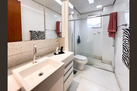 Apartamento à venda com 171m², 3 quartos e 4 vagasBanheiro suíte