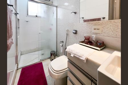 Apartamento à venda com 171m², 3 quartos e 4 vagasBanheiro social