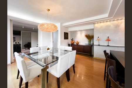 Apartamento à venda com 171m², 3 quartos e 4 vagasSala