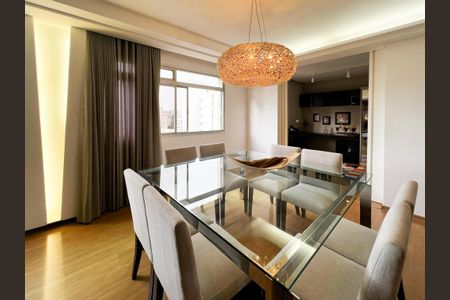 Apartamento à venda com 171m², 3 quartos e 4 vagasSala