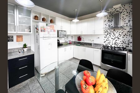 Apartamento à venda com 171m², 3 quartos e 4 vagasCozinha