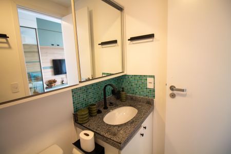 BanheiroBanheiro de kitnet/studio para alugar com 1 quarto, 23m² em Santo Amaro, São Paulo