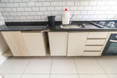 Casa para alugar com 65m², 2 quartos e 2 vagas Casa para alugar com 65m², 2 quartos e 2 vagasCozinha