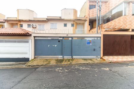 Casa para alugar com 65m², 2 quartos e 2 vagas Casa para alugar com 65m², 2 quartos e 2 vagasFachada + Placa