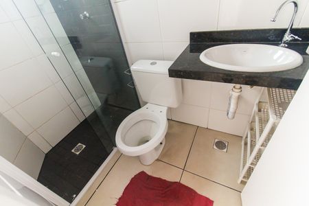 Casa para alugar com 65m², 2 quartos e 2 vagas Casa para alugar com 65m², 2 quartos e 2 vagasBanheiro da Suíte 2