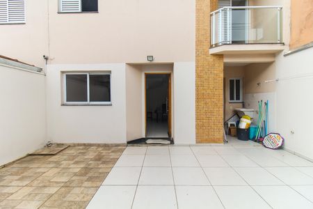 Casa para alugar com 65m², 2 quartos e 2 vagas Casa para alugar com 65m², 2 quartos e 2 vagasQuintal/Garagem