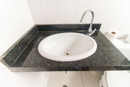 Casa para alugar com 65m², 2 quartos e 2 vagas Casa para alugar com 65m², 2 quartos e 2 vagasBanheiro da Suíte 1