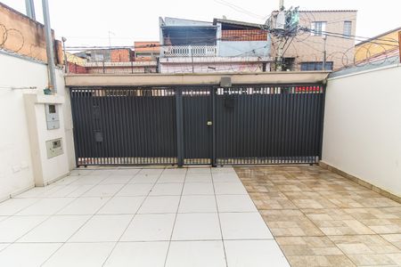 Casa para alugar com 65m², 2 quartos e 2 vagas Casa para alugar com 65m², 2 quartos e 2 vagasQuintal/Garagem
