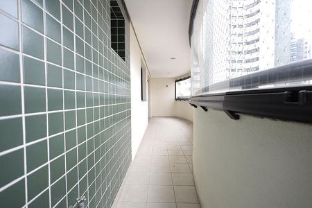 Sacada de apartamento à venda com 3 quartos, 146m² em Vila Assunção, Santo André