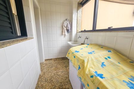 Apartamento para alugar com 180m², 3 quartos e 2 vagasÁrea de serviço 