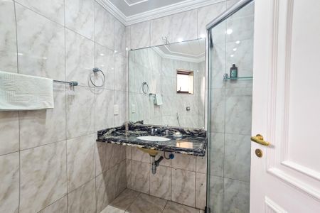 Apartamento para alugar com 180m², 3 quartos e 2 vagasbanheiro da suíte 1