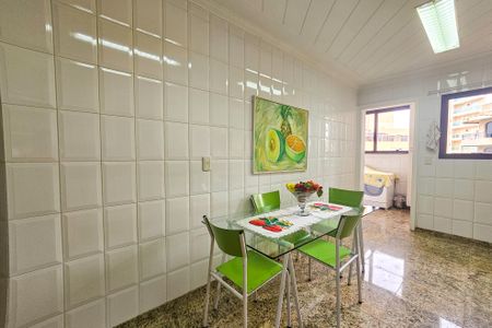 Apartamento para alugar com 180m², 3 quartos e 2 vagascozinha