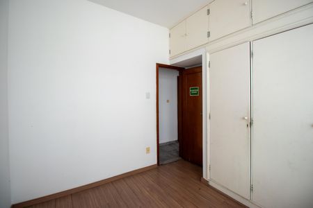 Casa à venda com 100m², 3 quartos e 4 vagasQuarto 2