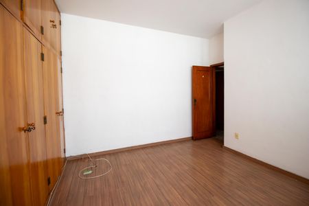 Casa à venda com 100m², 3 quartos e 4 vagasQuarto 3