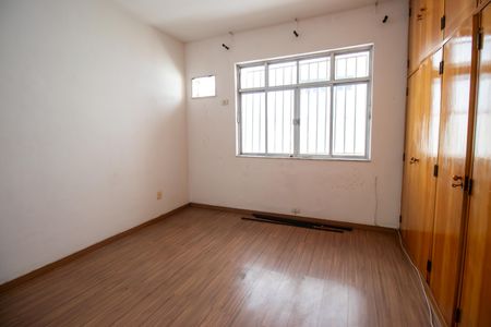 Casa à venda com 100m², 3 quartos e 4 vagasQuarto 3