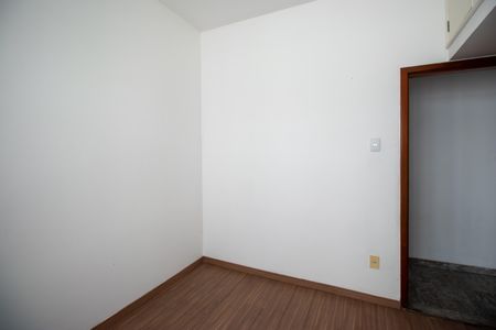 Casa à venda com 100m², 3 quartos e 4 vagasQuarto 2