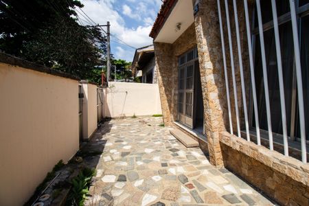 Casa à venda com 100m², 3 quartos e 4 vagasQuintal