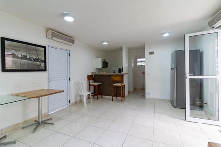 Apartamento para alugar com 45m², 2 quartos e 1 vagaÁrea comum - Salão de festas