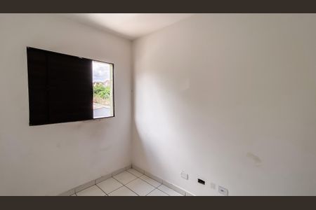Casa para alugar com 80m², 3 quartos e 2 vagasQuarto 2