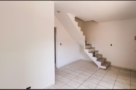 Sala de casa para alugar com 3 quartos, 110m² em Jardim Fernandes, São Paulo