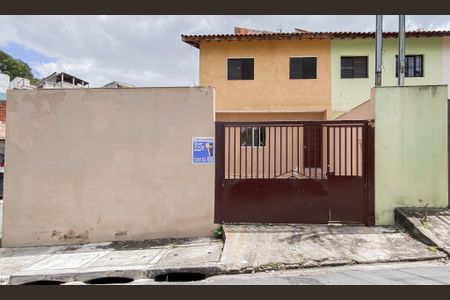 Casa para alugar com 110m², 3 quartos e 3 vagas Casa para alugar com 110m², 3 quartos e 3 vagasFachada + Placa