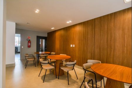 Apartamento para alugar com 68m², 2 quartos e 1 vaga Apartamento para alugar com 68m², 2 quartos e 1 vagaÁrea comum - Salão de festas