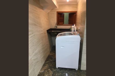 Casa à venda com 253m², 4 quartos e 2 vagasÁrea de serviço