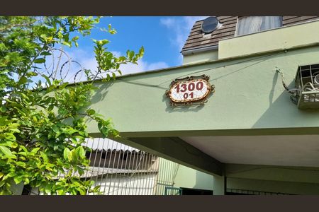 Casa à venda com 253m², 4 quartos e 2 vagasFachada