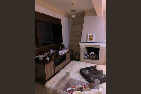 Casa à venda com 253m², 4 quartos e 2 vagasSala