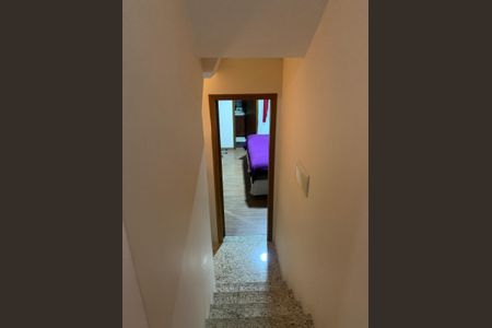 Casa à venda com 253m², 4 quartos e 2 vagasEscada