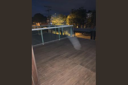 Casa à venda com 253m², 4 quartos e 2 vagasÁrea externa